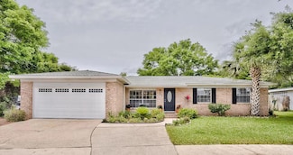 711 Legion Dr, Destin, FL 32541