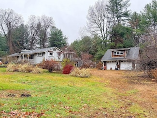 54 Dracut Rd, Hudson, NH 03051