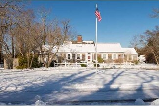 392 Quissett Ave, Falmouth, MA 02540