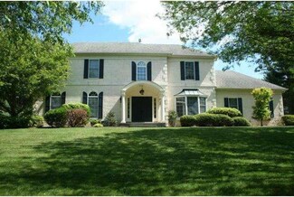 4 Westover Dr, Thornton, PA 19373