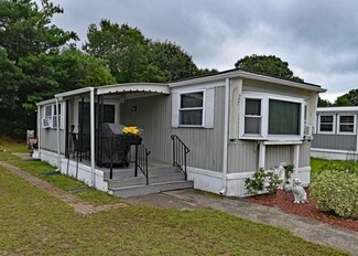 27 Regina St, Wareham, MA 02571