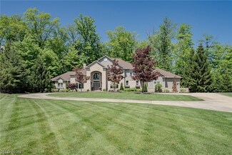 3900 Waterford Ct, Beachwood, OH 44122
