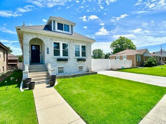 2559 Elm St, River Grove, IL 60171