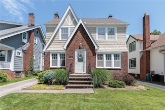 2199 Barrington Rd, University Heights, OH 44118