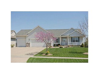 320 Landau St, Robins, IA 52328