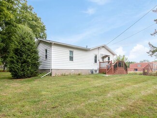 2814 E Clinton Ave, Des Moines, IA 50317