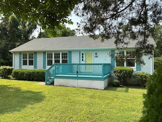 827 Travelers Rest Rd, Hague, VA 22469
