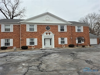 435 Park Ave Unit 202, Fostoria, OH 44830