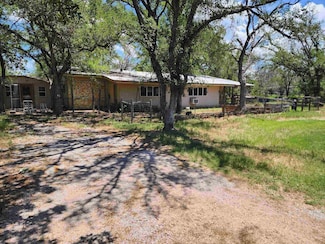 225 E Stonecastle Dr, Marble Falls, TX 78654