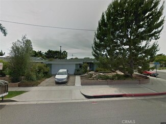 2983 Royal Palm Dr, Costa Mesa, CA 92626
