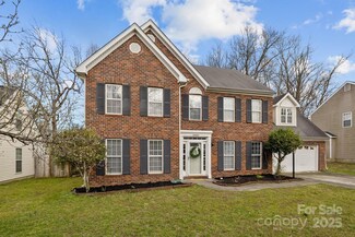 10001 Wild Dogwood Ct, Charlotte, NC 28273