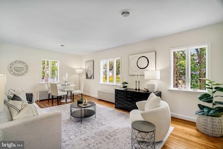 7001 Memorial Heights Dr, Alexandria, VA 22306