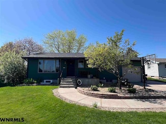 1990 20th St, Gering, NE 69341