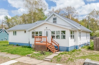 608 Harding Ave, Kingsford, MI 49802