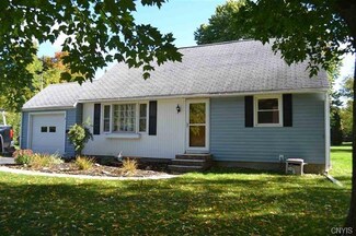 8 Cleaveland Ave, Canton, NY 13617