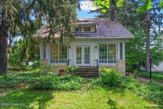 2 Norwood St, Albany, NY 12203