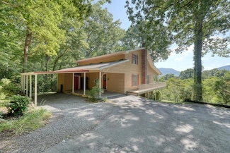 5928 Brasstown Creek Estates Rd, Young Harris, GA 30582