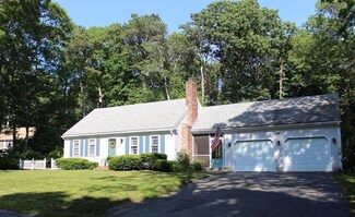 35 Pine St, Sandwich, MA 02563