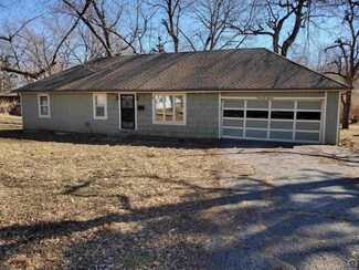 2500 SW Plass Ave, Topeka, KS 66611