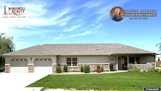 158 Rocky Rd, Torrington, WY 82240