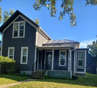 420 4th St, Baraboo, WI 53913