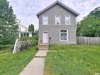 420 Kirkwood Blvd, Davenport, IA 52803