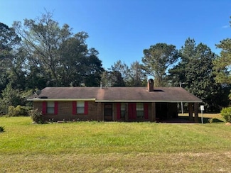 284 Sunset Rd, Mount Olive, MS 39119