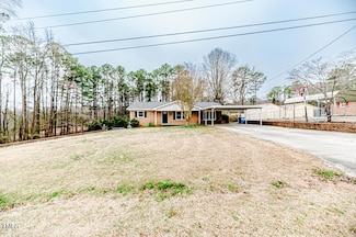 2104 Live Oak Dr, Sanford, NC 27330