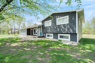 5521 W 80th St, Fremont, MI 49412
