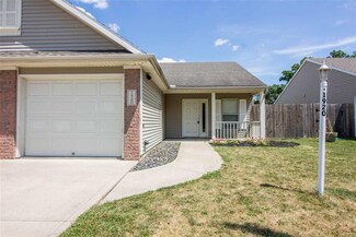 1920 Beechmont Dr, Fort Wayne, IN 46825