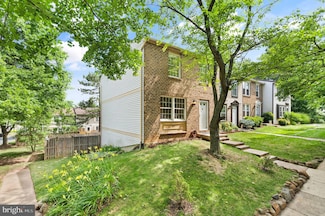 1641 Sierra Woods Dr, Reston, VA 20194