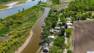 4863 Lake Shore Dr, Tekamah, NE 68061