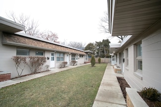 24 E Washington Ave Unit 3, Lake Bluff, IL 60044