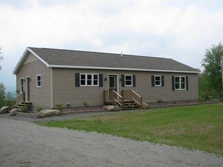 65 Blackberry Ln, Hyde Park, VT 05655
