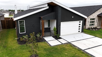 112 Hesed St, Greenville, TX 75402