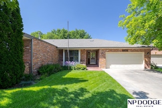 6630 Flint Ridge Rd, Lincoln, NE 68506