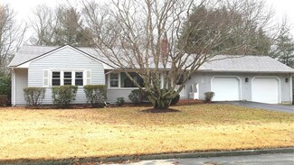 46 Pershing Ave, Acushnet, MA 02743