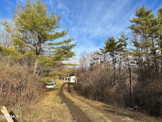 1 Mosier Rd, Clemons, NY 12819