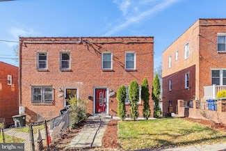 2421 18th Place SE, Washington, DC 20020