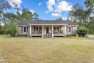 3523 Farm Circle Rd, Fayetteville, NC 28306