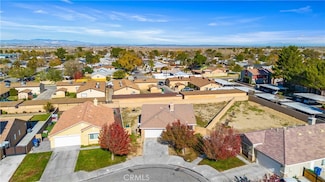 555 Koufax Dr, Lancaster, CA 93535