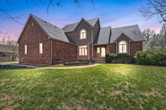 2801 N Fox Pointe Cir, Wichita, KS 67226