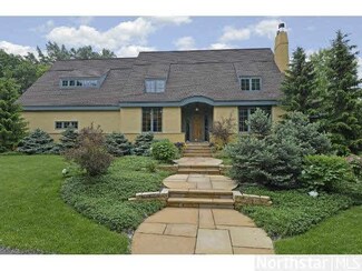 2211 2211 Parklands Rd, St. Louis Park, MN 55416