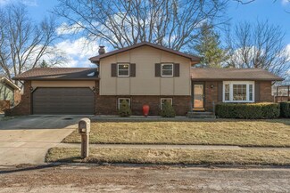 2877 Charlotte St, Portage, IN 46368