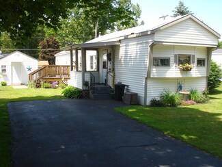 48 Patio Park Ln, Gorham, ME 04038