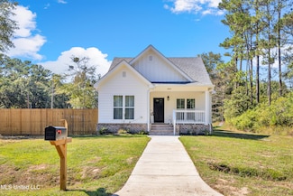 1003 Dorothy St, Ocean Springs, MS 39564