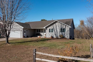 714 E Beaver St, Belle Plaine, MN 56011