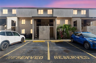 7523 Pitch Pine Cir Unit 184, Tampa, FL 33617