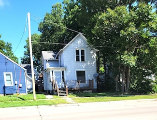 626 W 6th St, Waterloo, IA 50702