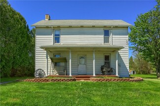2553 Harlansburg Rd, New Castle, PA 16101